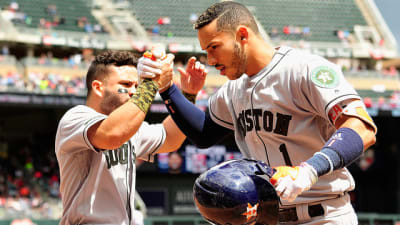 Even after an Astros loss in Miami, Jose Altuve signed autographs after the  game and gave his jersey to a kid in the stands 🥹 🎥:…