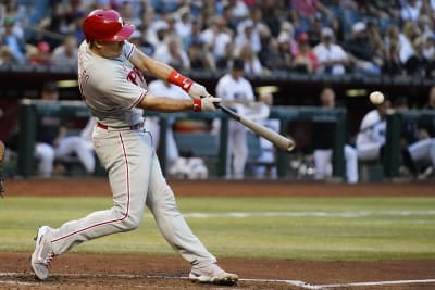 Diamondbacks withstand Realmuto hitting for the cycle to beat