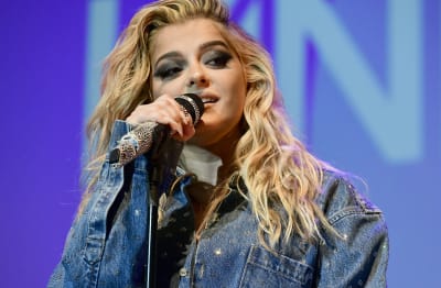 Bebe Rexha's Thanksgiving Halftime Performance Was Stuffed With