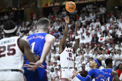 Dickinson has 24 points, 14 rebounds as No. 3 Kansas beats No. 9 Oklahoma  78-66