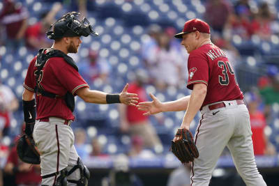 Streaking Diamondbacks walk past Reds