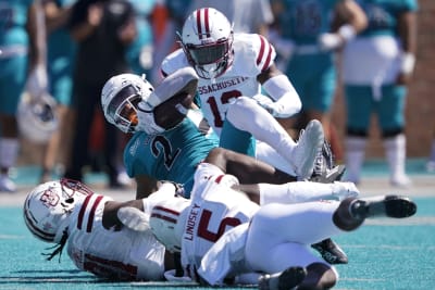 No. 16 Coastal Carolina holds on to beat Buffalo 28-25