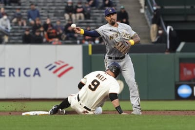 Brewers knock Giants from top spot in NL, win fourth in row – KXAN Austin