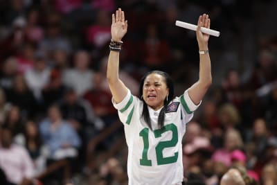 WATCH: Dawn Staley, noted Eagles fan, rips NFL officials for late Super  Bowl penalty - On3