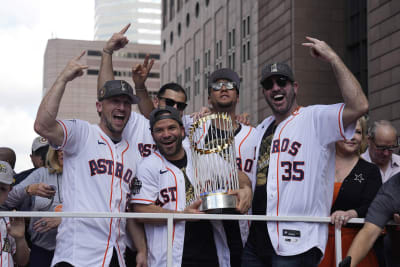 Fans in Conroe line up to collect Astros swag after World Series win