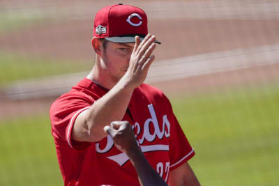 Cincinnati Reds Alternate Uniform - National League (NL) - Chris