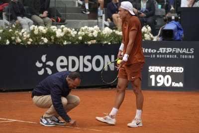 Holger Rune beats Novak Djokovic in rainy Italian Open