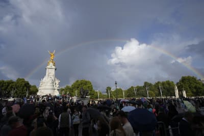 With the death of Queen Elizabeth II, her son Charles becomes