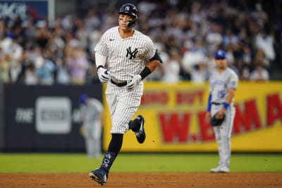 Aaron Judge joins Yankees BP as he rehabs toe injury