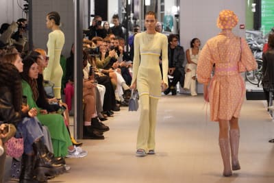 Armani brings sparkle to Milan Fashion with 2023 spring/summer line