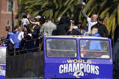 Rams fans cheer Super Bowl champs at LA victory parade