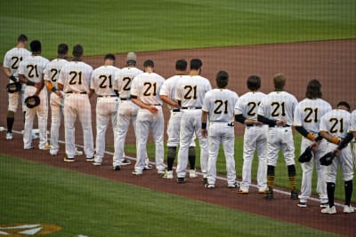 Baseball Jersey worn by Pittsburgh Pirate Roberto Clemente