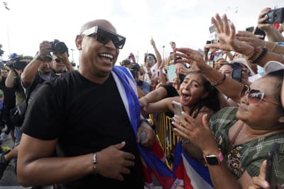 Cuban baseball team draws ire, support in Little Havana