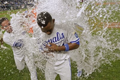 Notebook: Marlins don No. 42 for Jackie Robinson Day