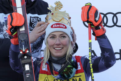 Shiffrin takes World Cup slalom title, must wait for record - Los Angeles  Times