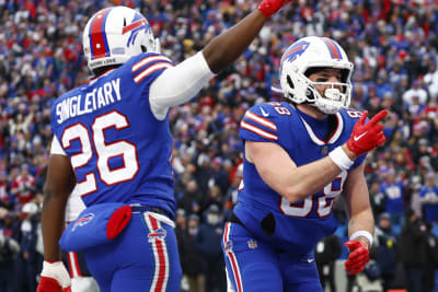 Buffalo Bills tight end Dawson Knox (88) scores a touchdown against New  England Patriots safety …