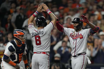 Soler power: Series MVP's three-run HR in third fuels Braves' romp