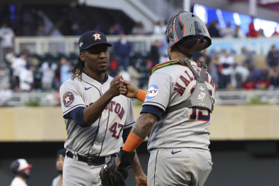 Astros use long ball to take 2-1 series lead on Twins