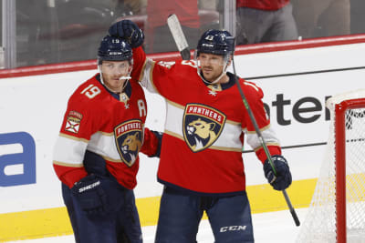 Tkachuk's 5-point night leads Panthers over Lightning 7-1