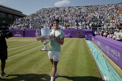 Novak Djokovic and Iga Swiatek won at Wimbledon. Protesters and
