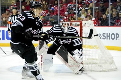 Devils score five straight goals to beat Avalanche, 5-3