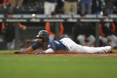 Mariners reinstate 1B/DH Carlos Santana