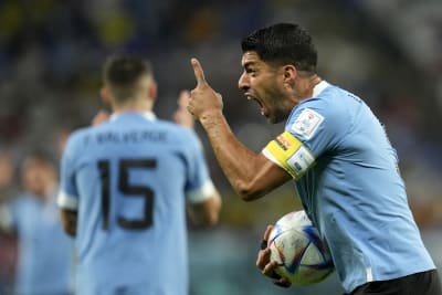 Uruguay beats Ghana 2-0 at World Cup but both teams out