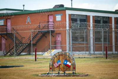 Despite budget surplus, Texas Legislature makes little money available for  prison air conditioning