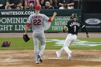 White Sox OF Robert could miss rest of year with hip injury