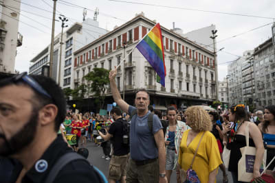 Boston streets are vibrant with the colors of Pride as parade returns after  3-year hiatus - The Boston Globe