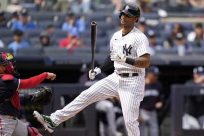 AARON HICKS WITH AN AMAZING GAME WINNING CATCH AGAINST THE TWINS