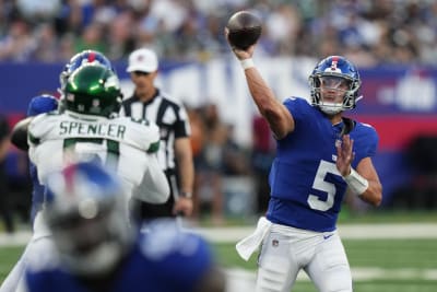 Aaron Rodgers throws first TD pass with the Jets in his second series vs.  Giants