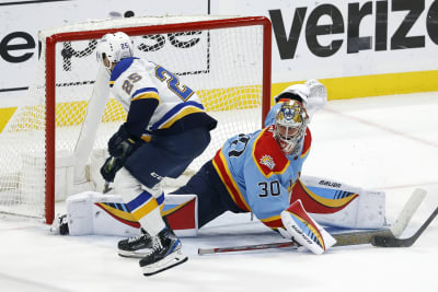 Spencer Knight stops 36 shots in Stanley Cup Playoffs debut