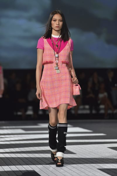 Chanel lures stars with cruise fashion show in Los Angeles