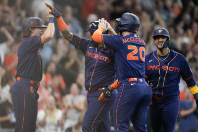 Astros earn Mother's Day win in series finale against Blue Jays