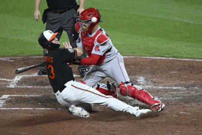 Orioles hit five homers, outslug Red Sox 15-10