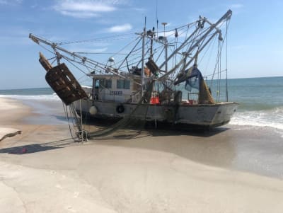 Commercial fishing vessel runs aground on Ponte Vedra Beach