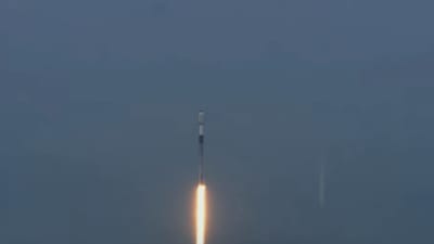 SpaceX unveils first batch of larger upgraded Starlink satellites