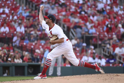 Wainwright strikes out in cameo to end career as Cardinals beat Reds 4-3