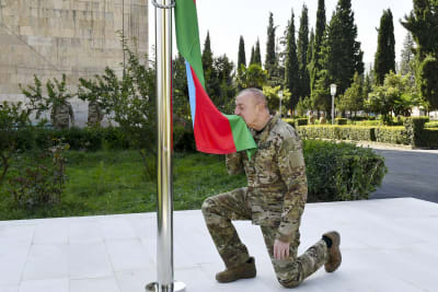 Armenian recruits baptized before heading into war