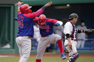 Jose Bautista hits walk-off single, Dominicans advance