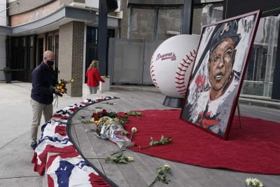 Hank Aaron, baseball's one-time home run king, dies at 86 - OPB