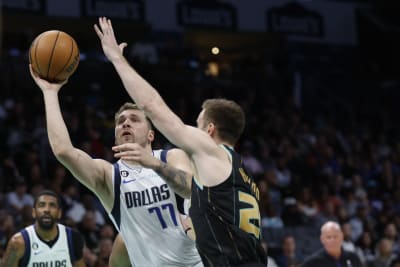 Gordon Hayward injury: Former Celtic suffers fractured finger in Charlotte  Hornets preseason game 