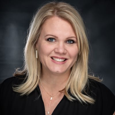 Julie Moreno headshot