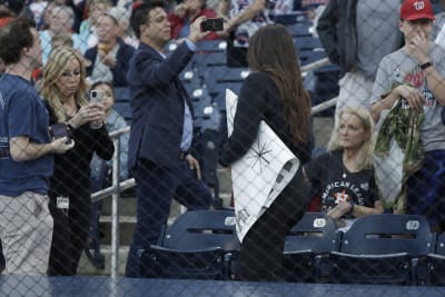 Giant crowd of Astros fans saving a woman's hat is Houston at its best