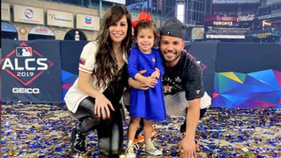 Jose Altuve and his wife (2nd from right).