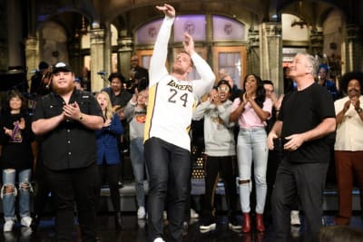 SNL': J.J. Watt pays tribute to Kobe Bryant on 'Saturday Night Live