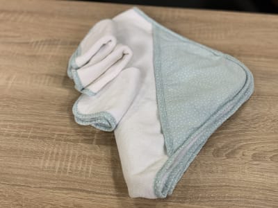 Gingham Baby Hooded Towel & Washcloths Set