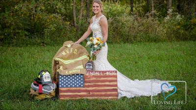 Bride takes wedding photos in memory of firefighter fiance killed in drunk  driving crash