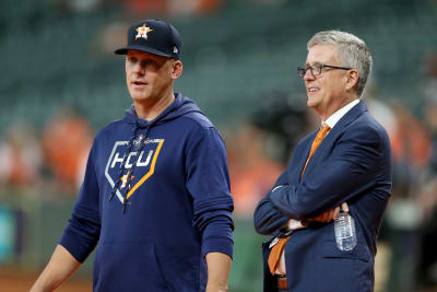 Astros White Jersey Getting the Signal